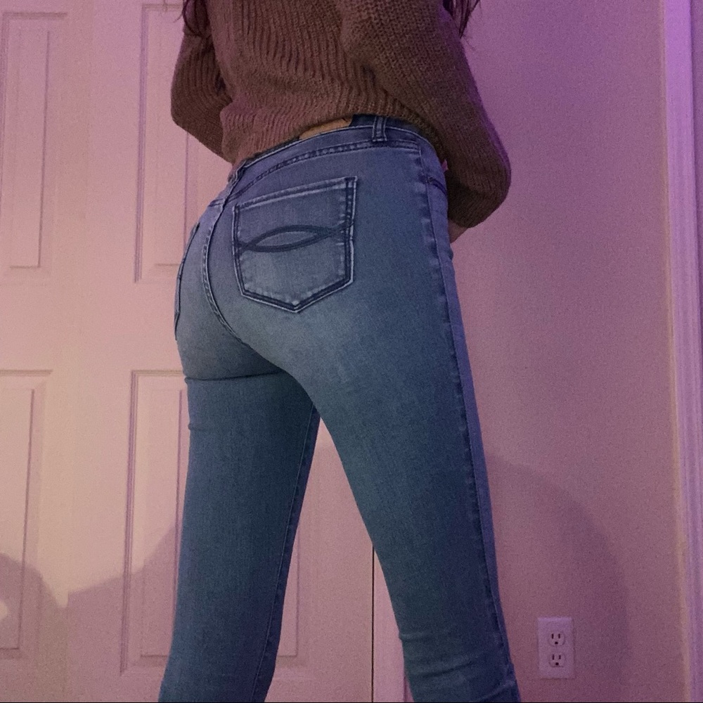 a&f super skinny blue jeans